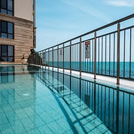 Cabacum Pleasure Beachfront - 50m To And Pool